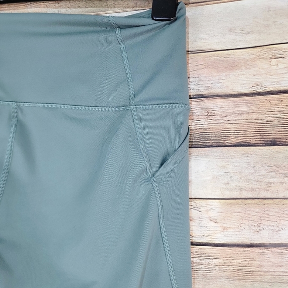 Victoria sport sage green knockout pocket athletic leggings Lg - Picture 9 of 13